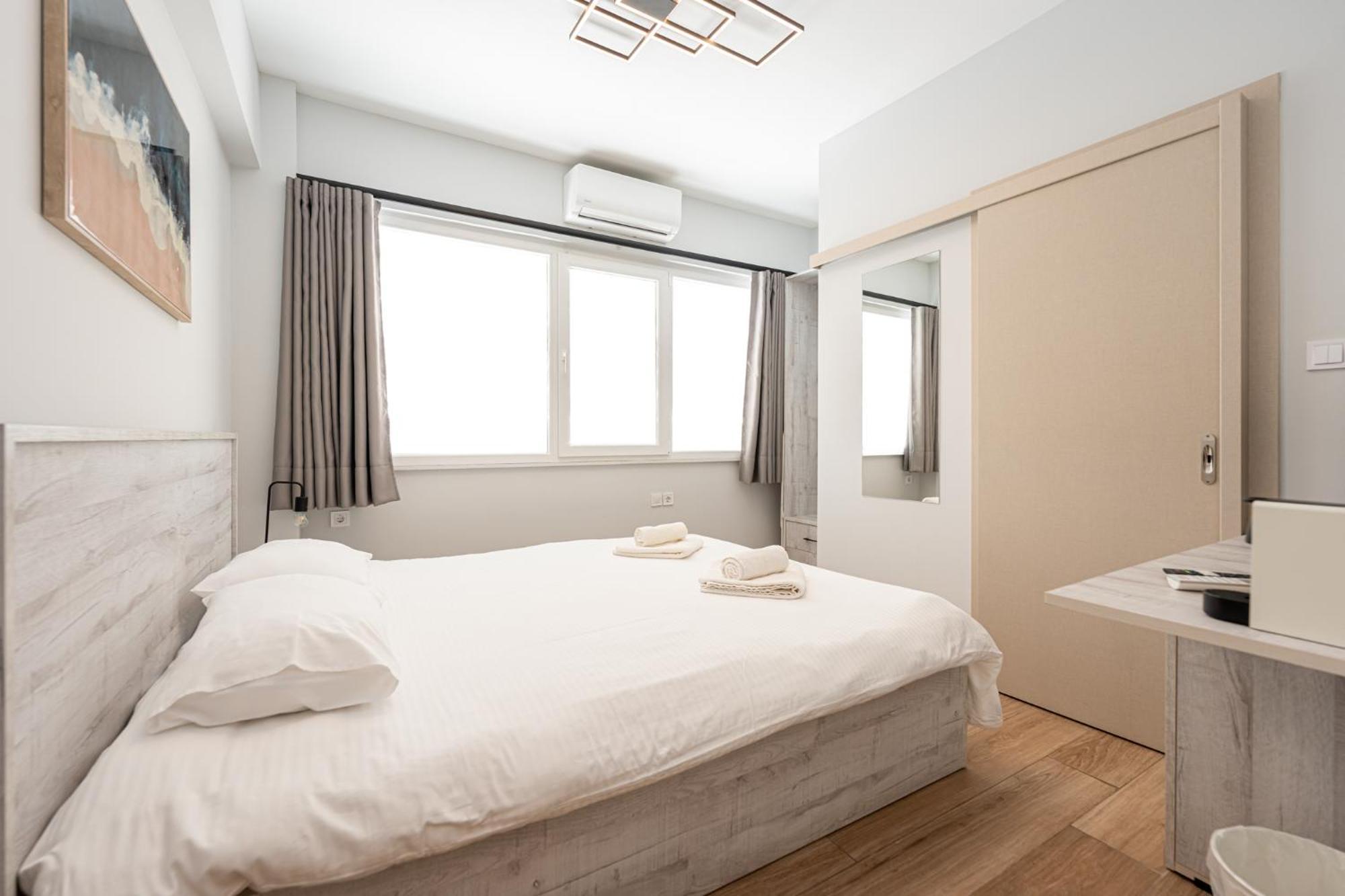 Centralviewsuites Nea Moudhania Exteriör bild
