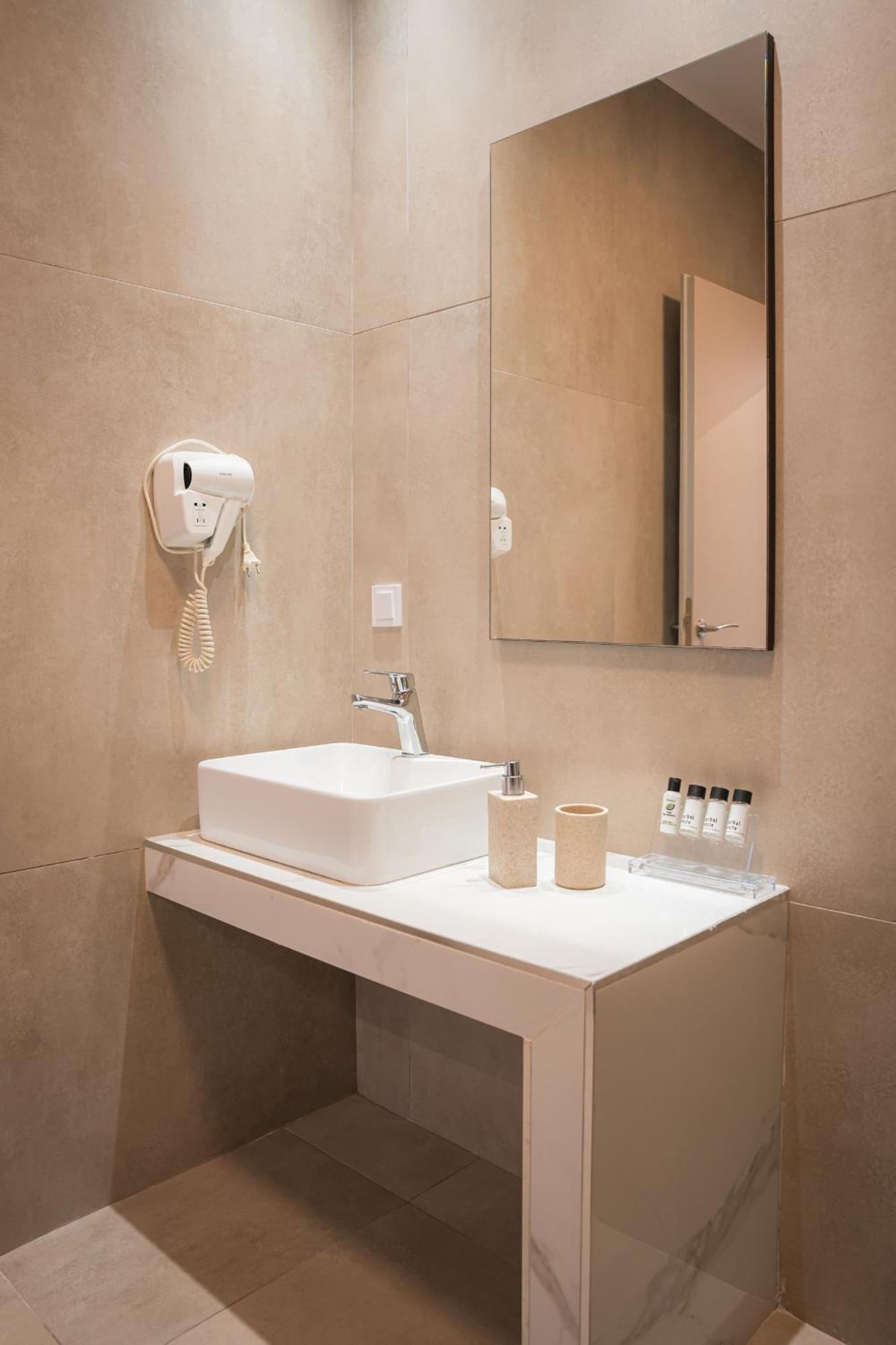 Centralviewsuites Nea Moudhania Exteriör bild