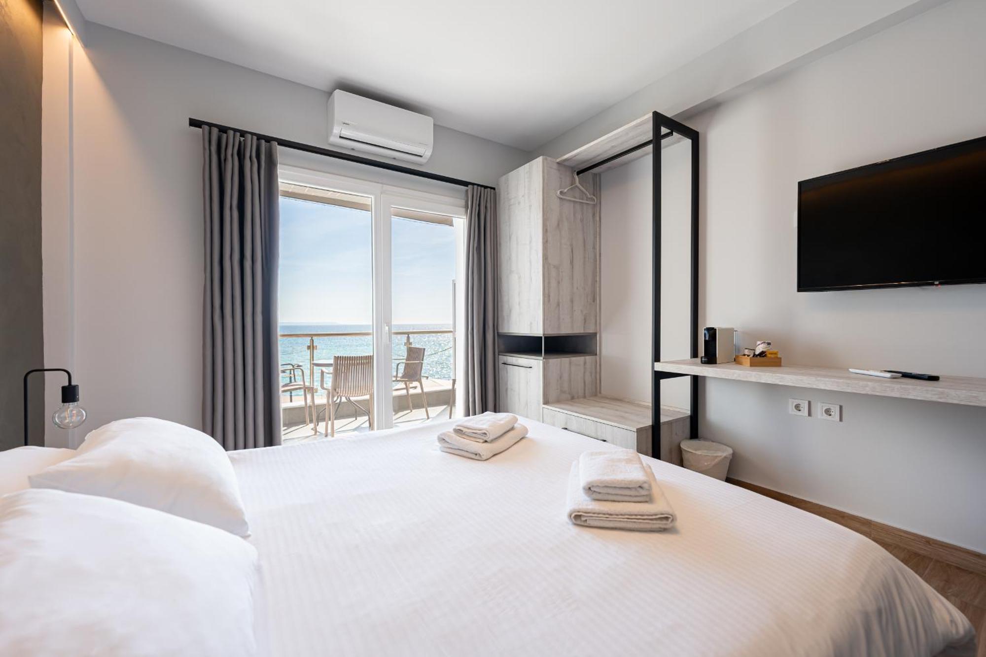 Centralviewsuites Nea Moudhania Exteriör bild