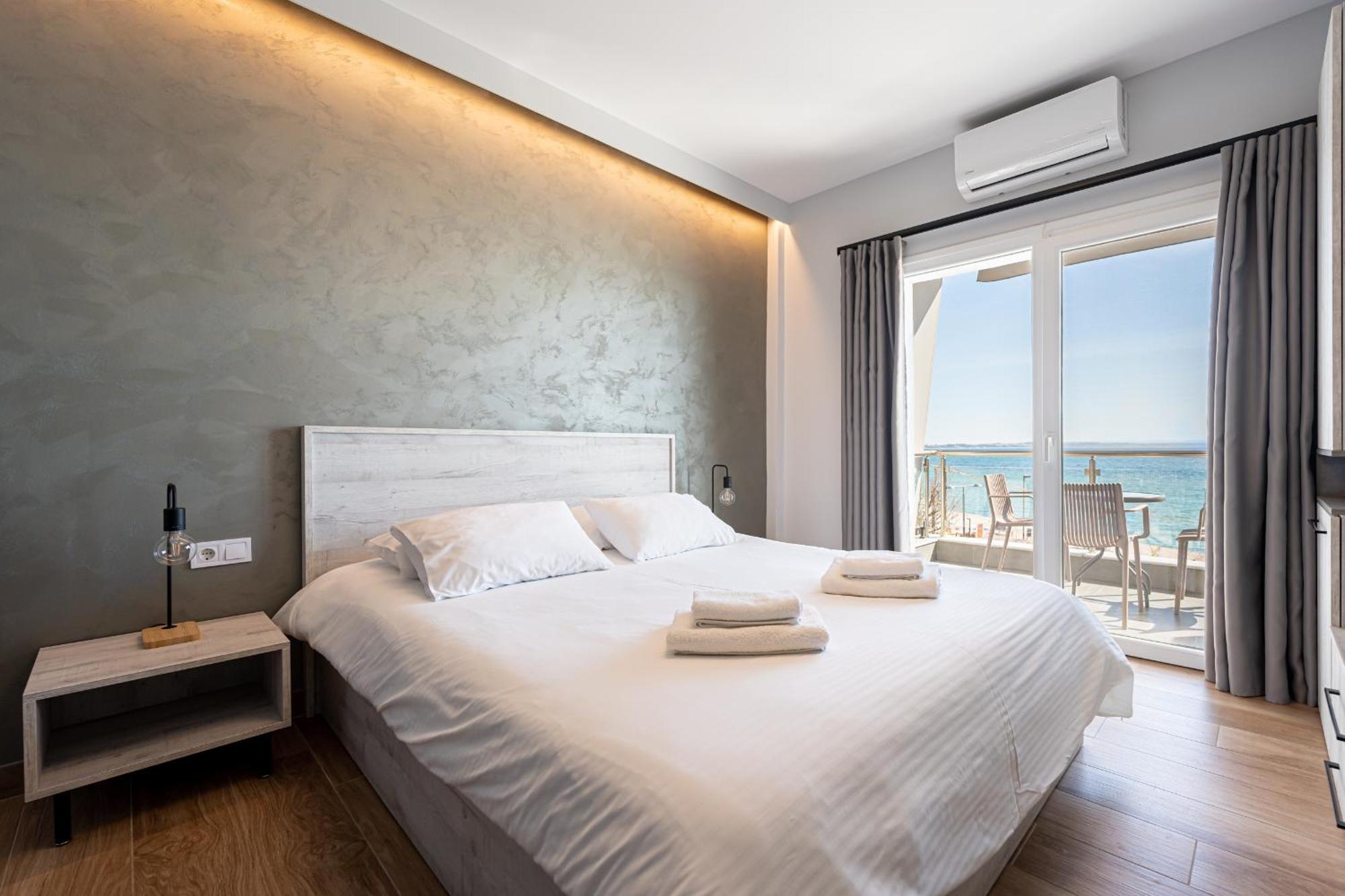 Centralviewsuites Nea Moudhania Exteriör bild